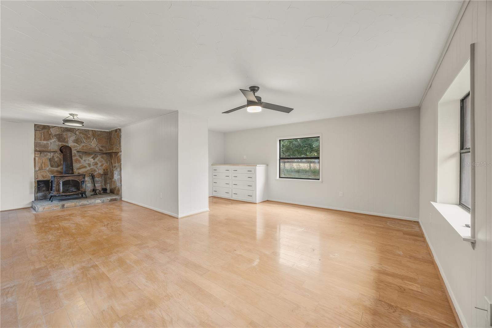 Image 21 of 59 For 274 Kings Highway