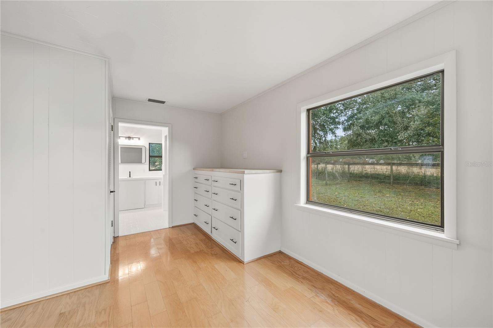 Image 22 of 59 For 274 Kings Highway