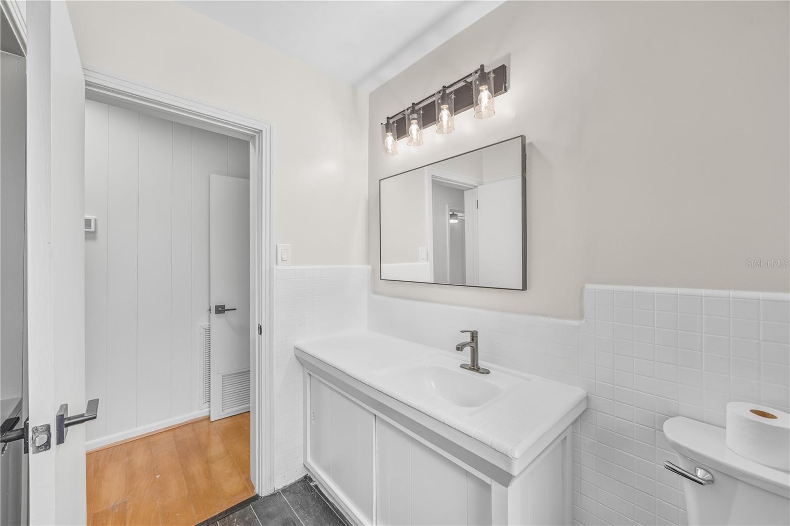 Image 31 of 59 For 274 Kings Highway