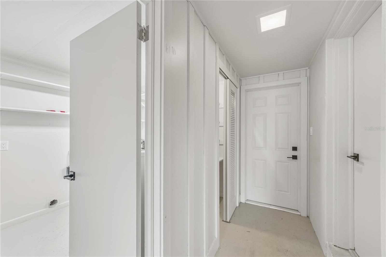 Image 36 of 59 For 274 Kings Highway