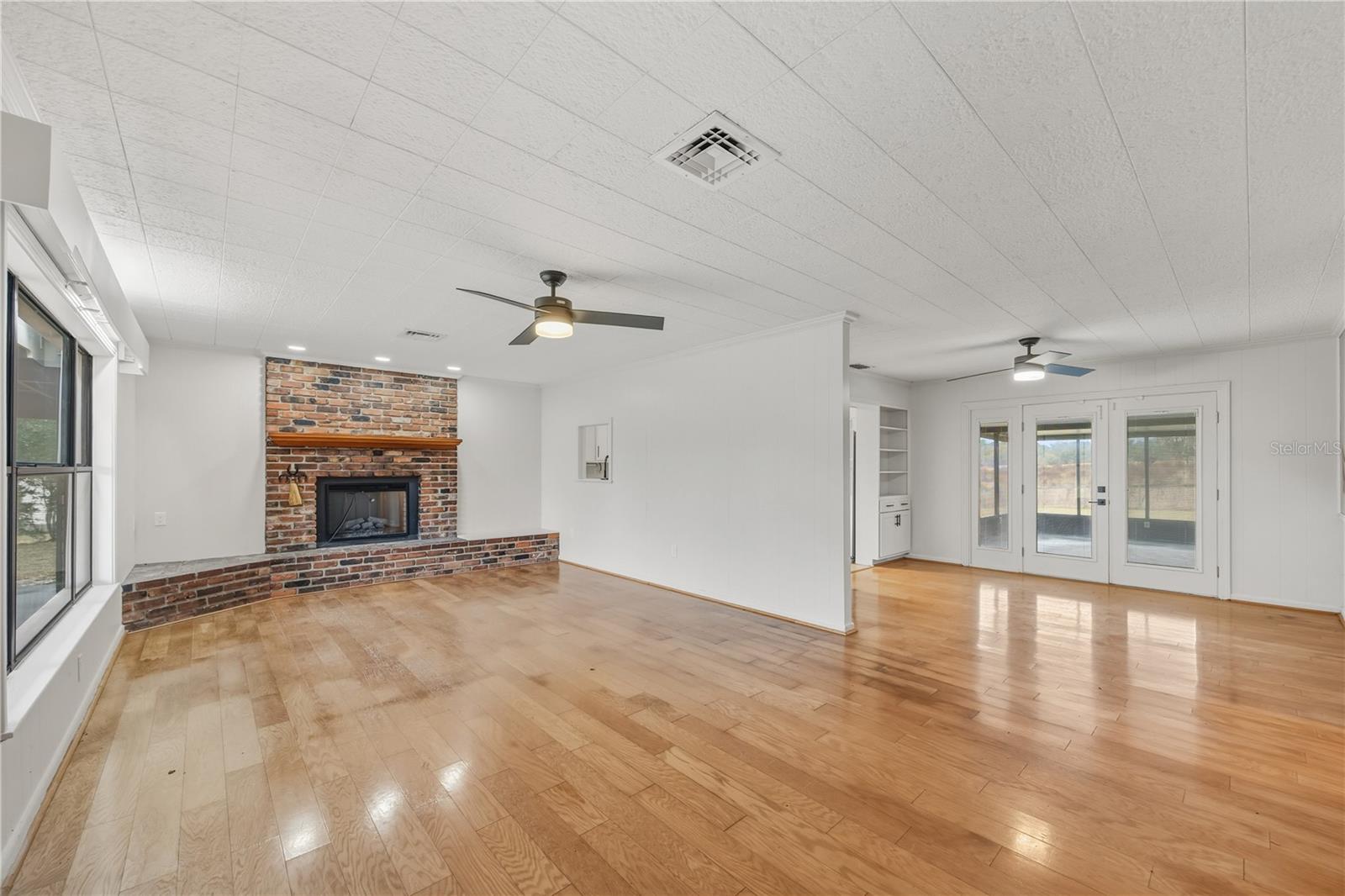 Image 7 of 59 For 274 Kings Highway