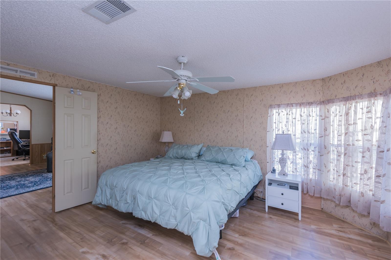 Image 15 of 31 For 1905 Linville Road