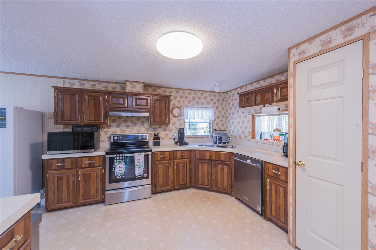 Image 6 of 31 For 1905 Linville Road