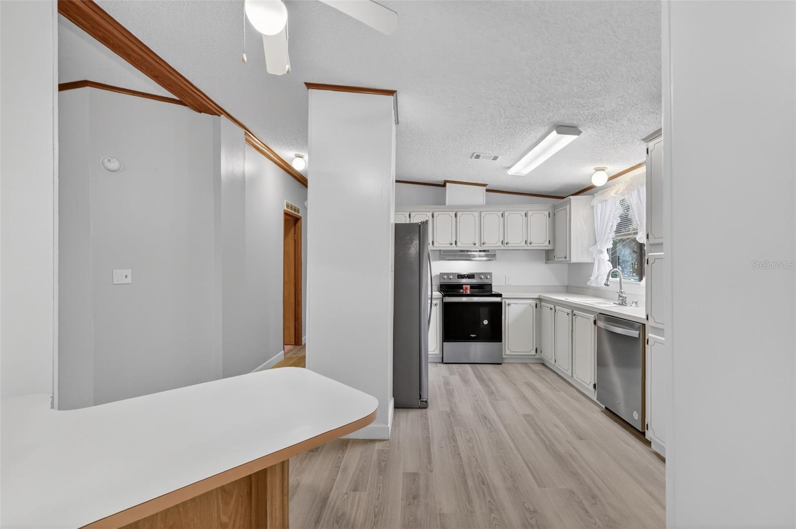 Image 16 of 34 For 25043 Bellevue