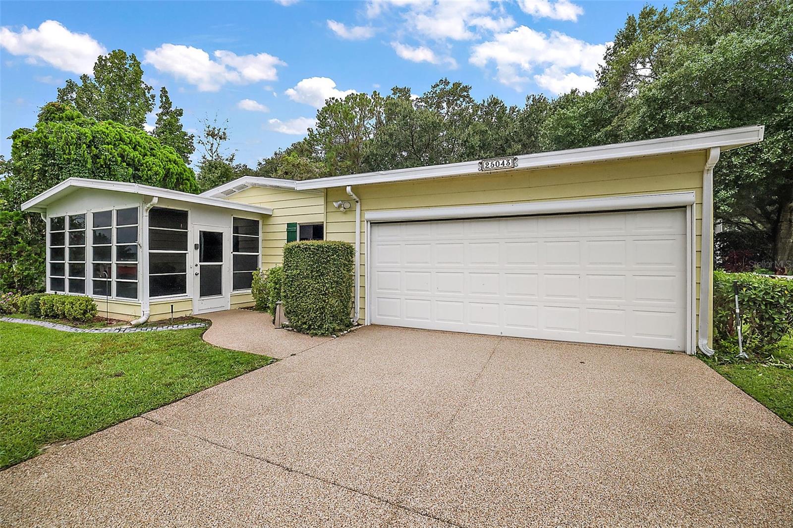 Image 3 of 34 For 25043 Bellevue