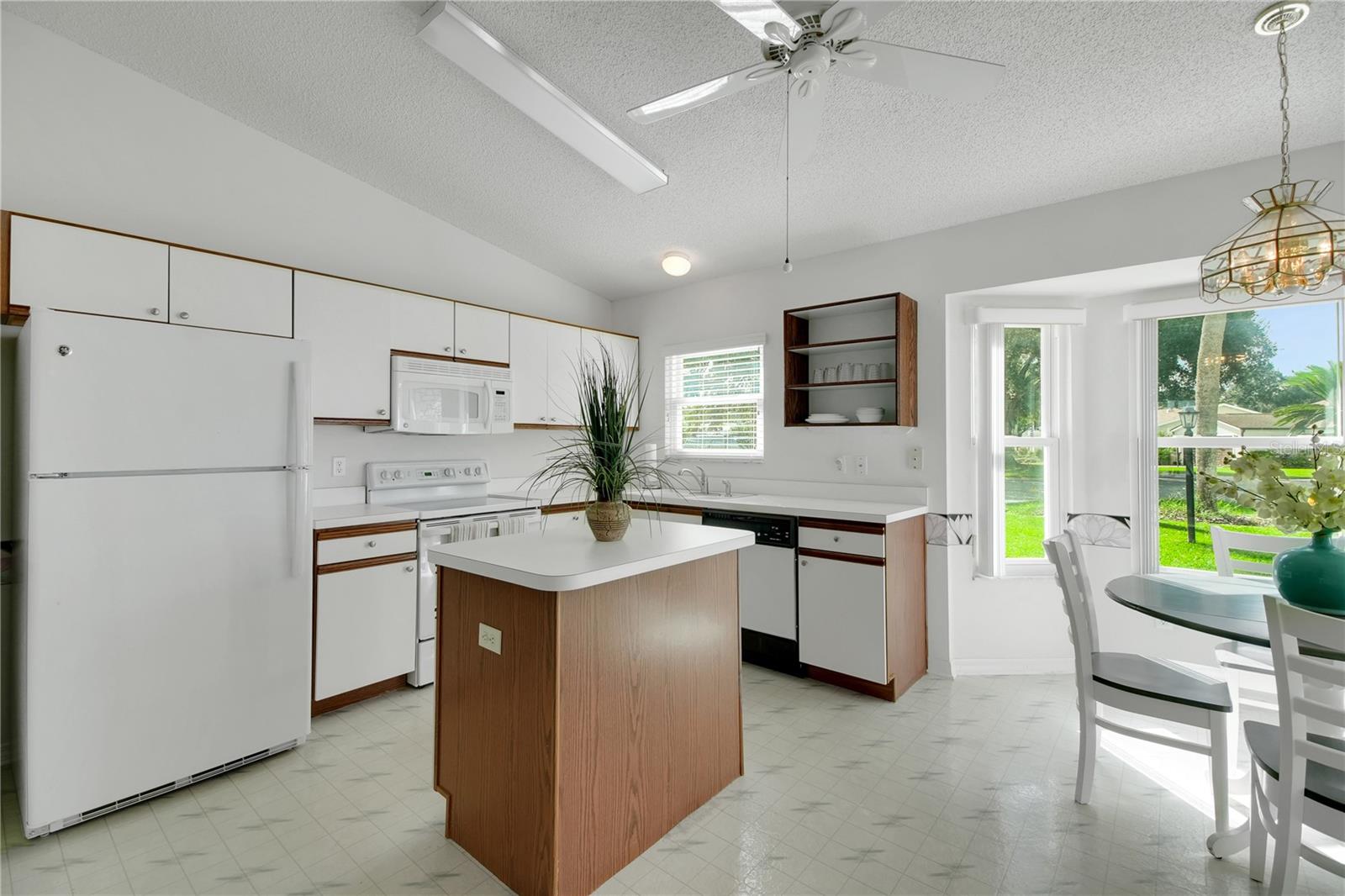 Image 19 of 41 For 5089 El Destino Drive