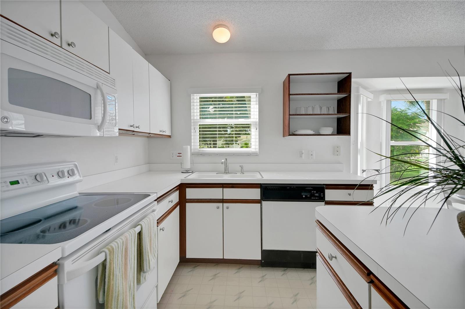 Image 22 of 41 For 5089 El Destino Drive