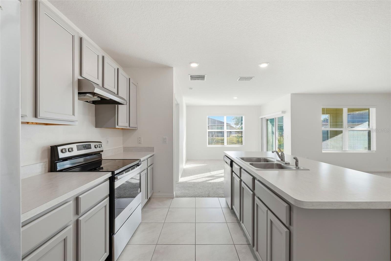 Image 21 of 41 For 2633 Grand Central Avenue