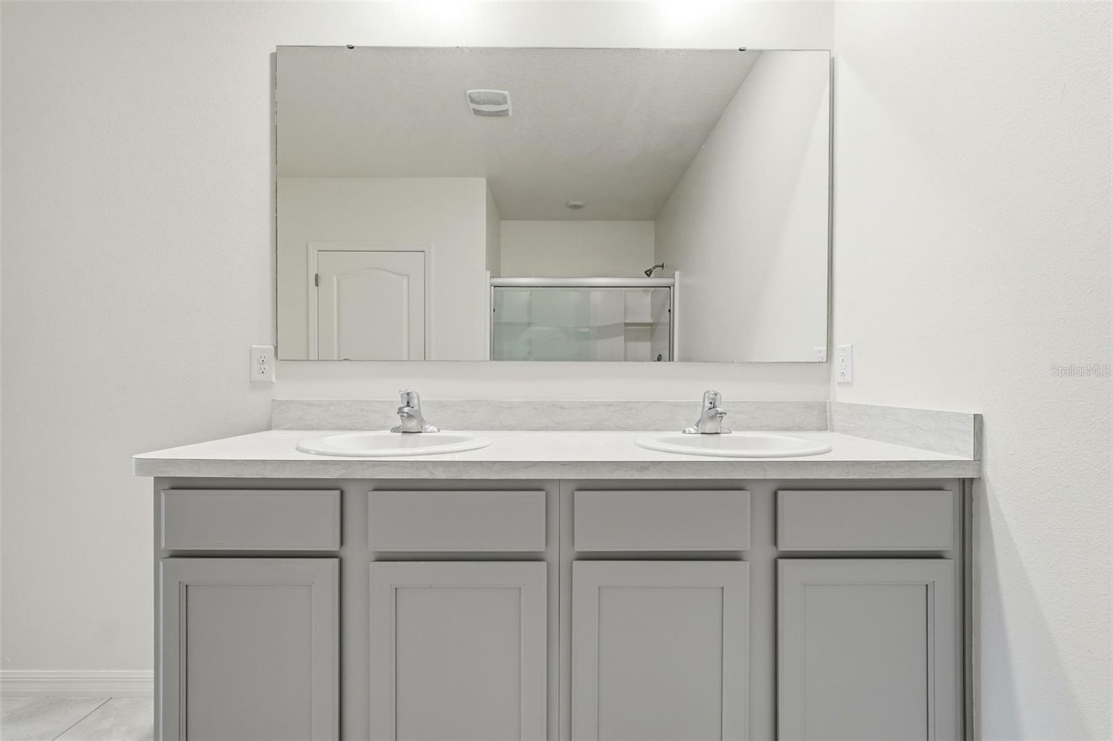 Image 28 of 41 For 2633 Grand Central Avenue