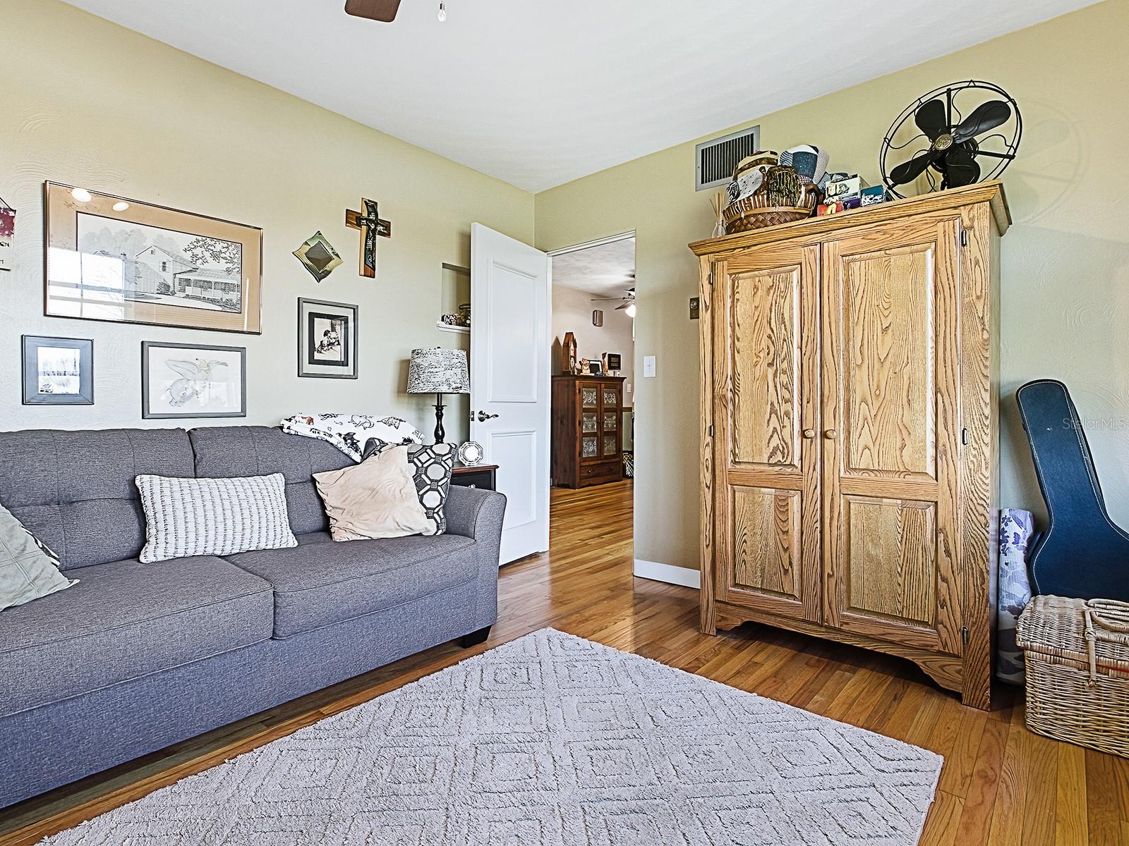 Image 19 of 58 For 37337 Turner Drive