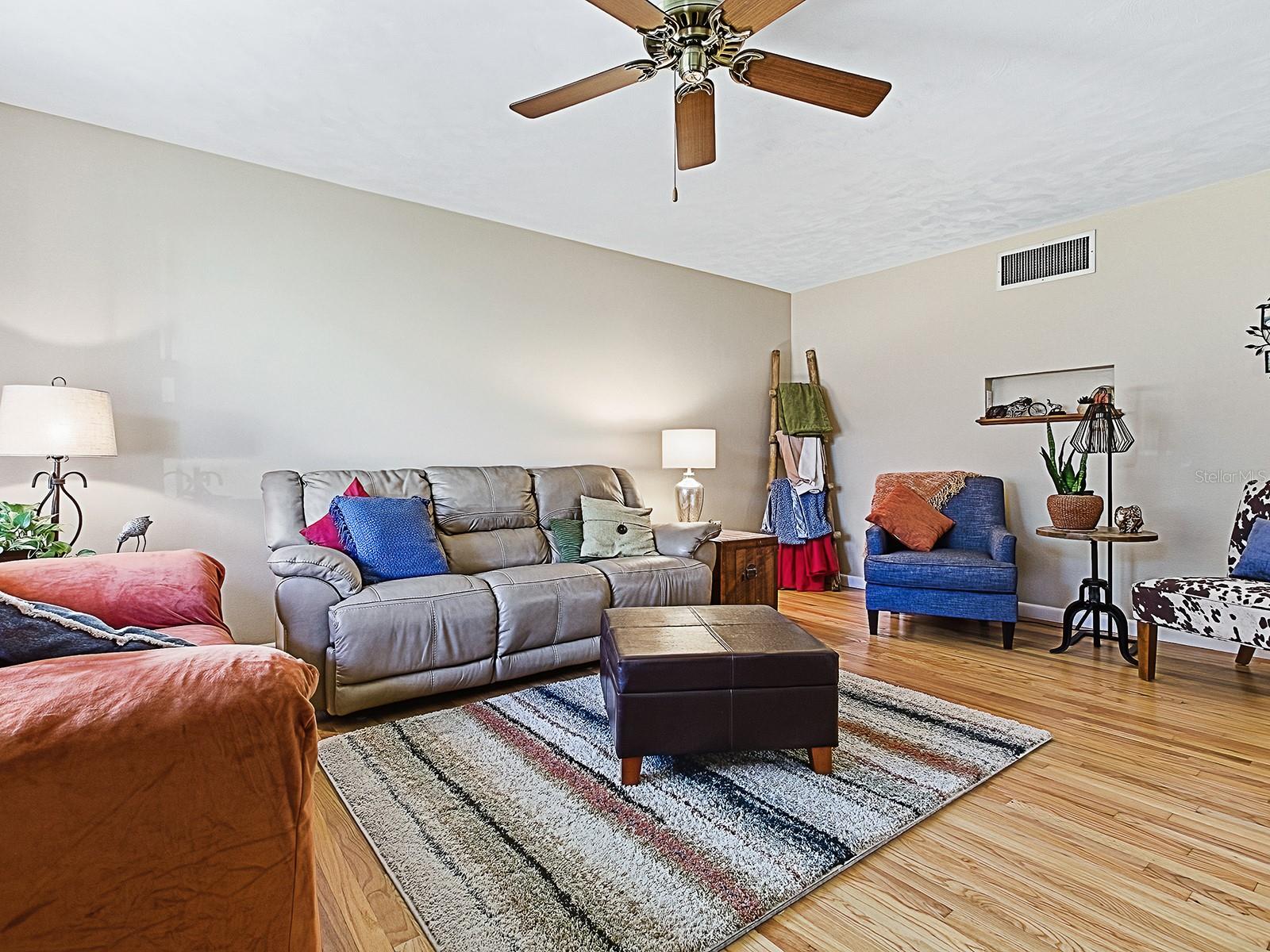 Image 4 of 58 For 37337 Turner Drive