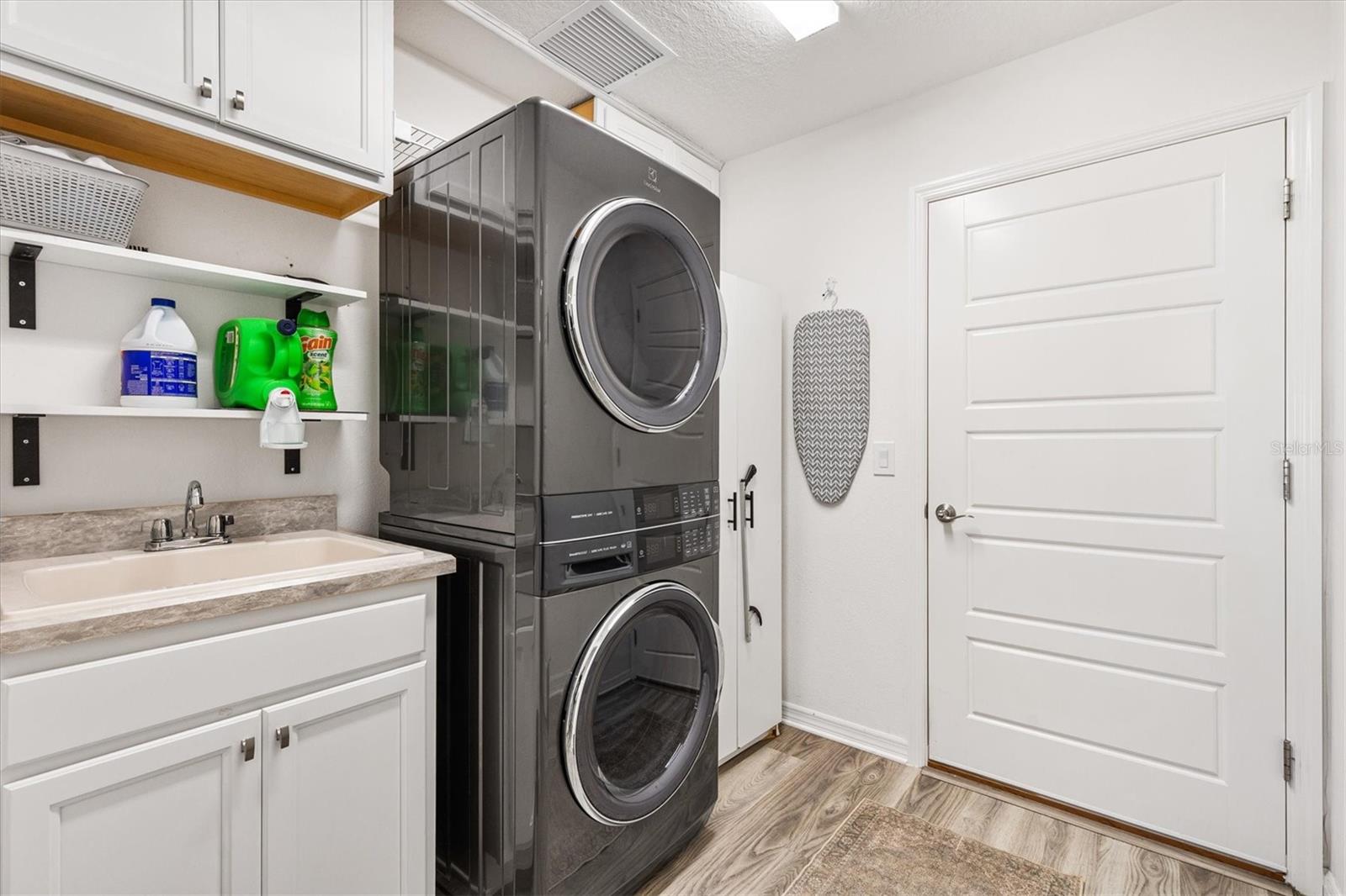 Image 28 of 40 For 7404 Marvelwood Loop