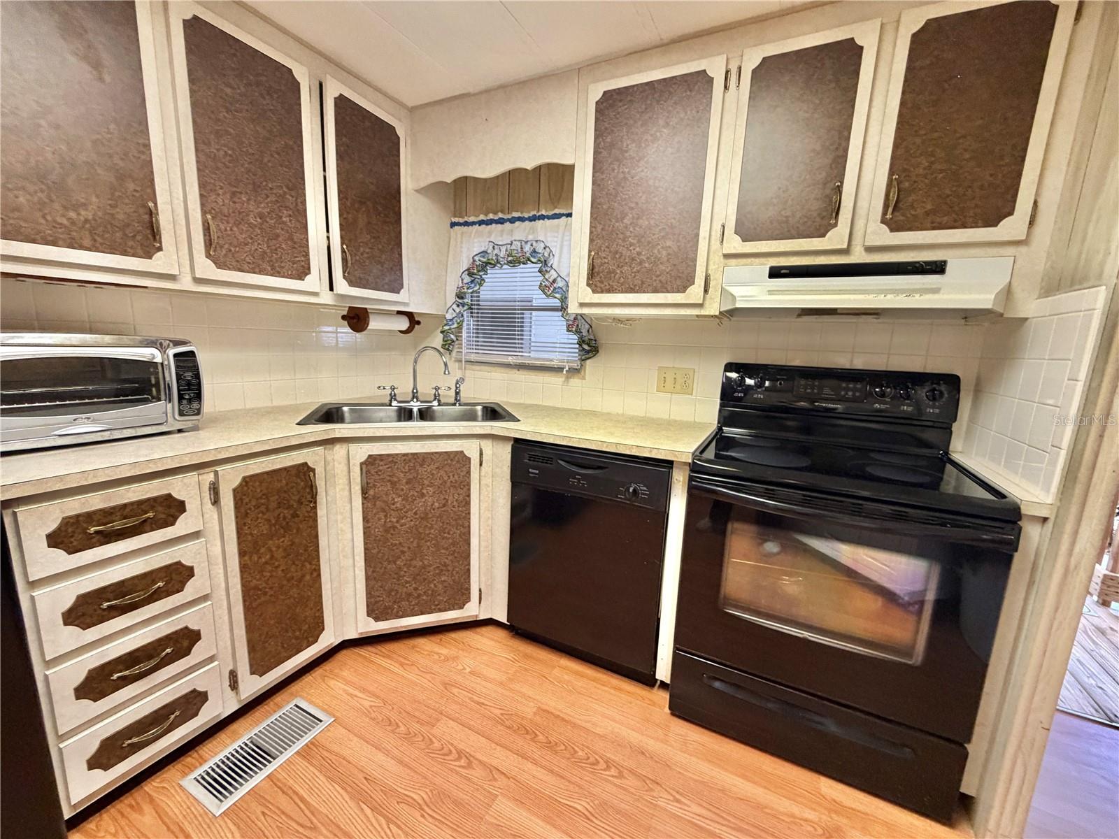 Image 20 of 62 For 211 Aspen Circle