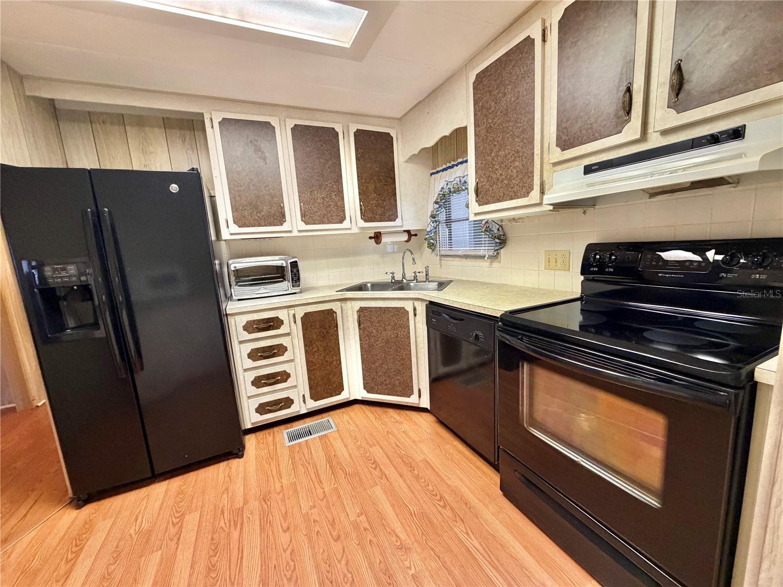 Image 21 of 62 For 211 Aspen Circle