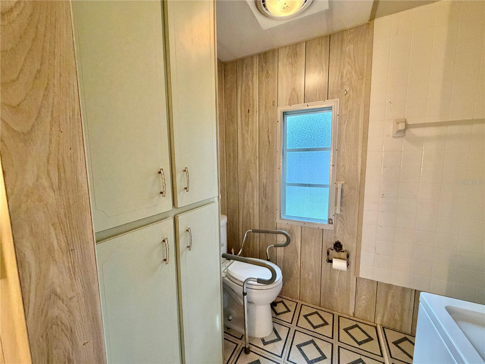 Image 36 of 62 For 211 Aspen Circle