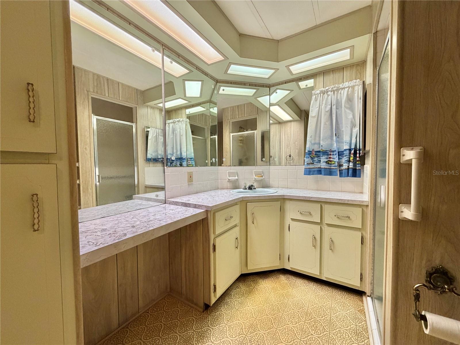 Image 40 of 62 For 211 Aspen Circle