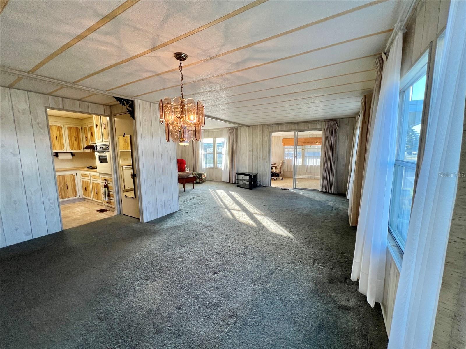 Image 16 of 55 For 180 Hibiscus Way