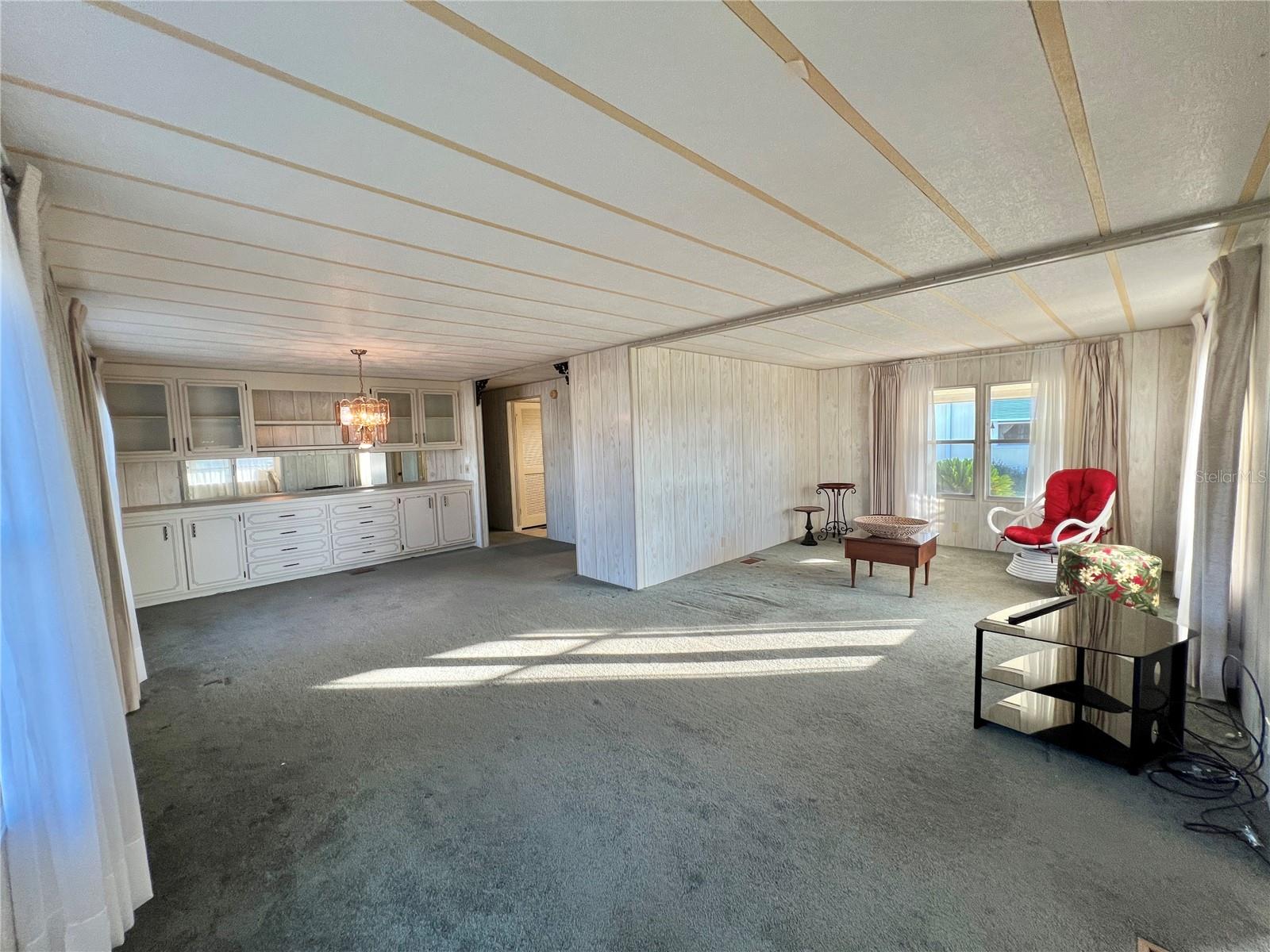 Image 2 of 55 For 180 Hibiscus Way