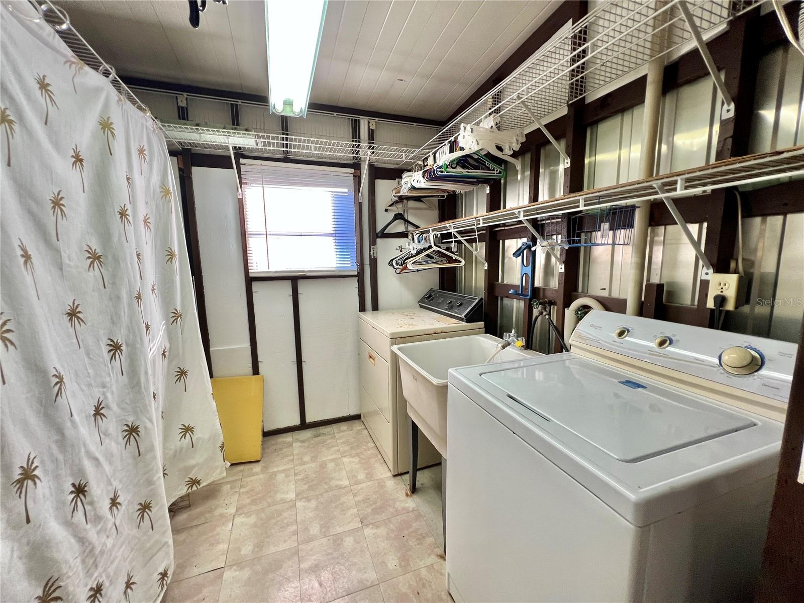 Image 41 of 55 For 180 Hibiscus Way