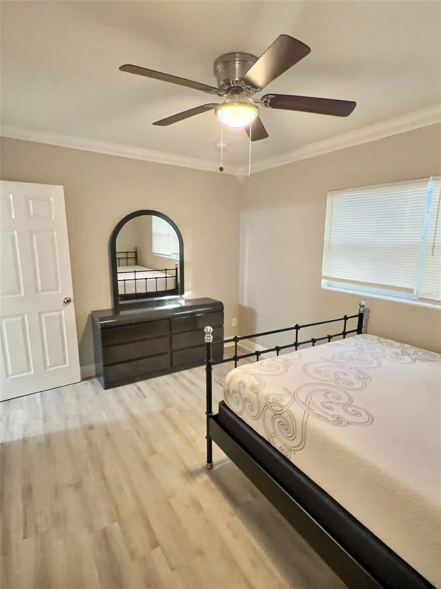 Image 10 of 18 For 102 Quintard Avenue