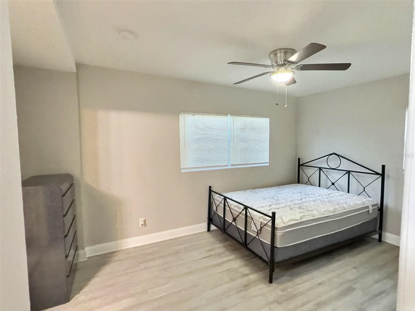 Image 5 of 18 For 102 Quintard Avenue