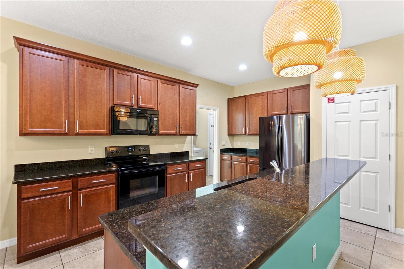 Image 11 of 80 For 256 Yellow Snapdragon Drive