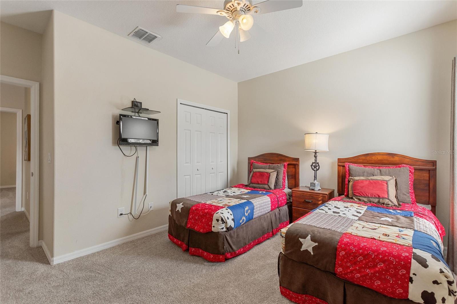 Image 29 of 80 For 256 Yellow Snapdragon Drive