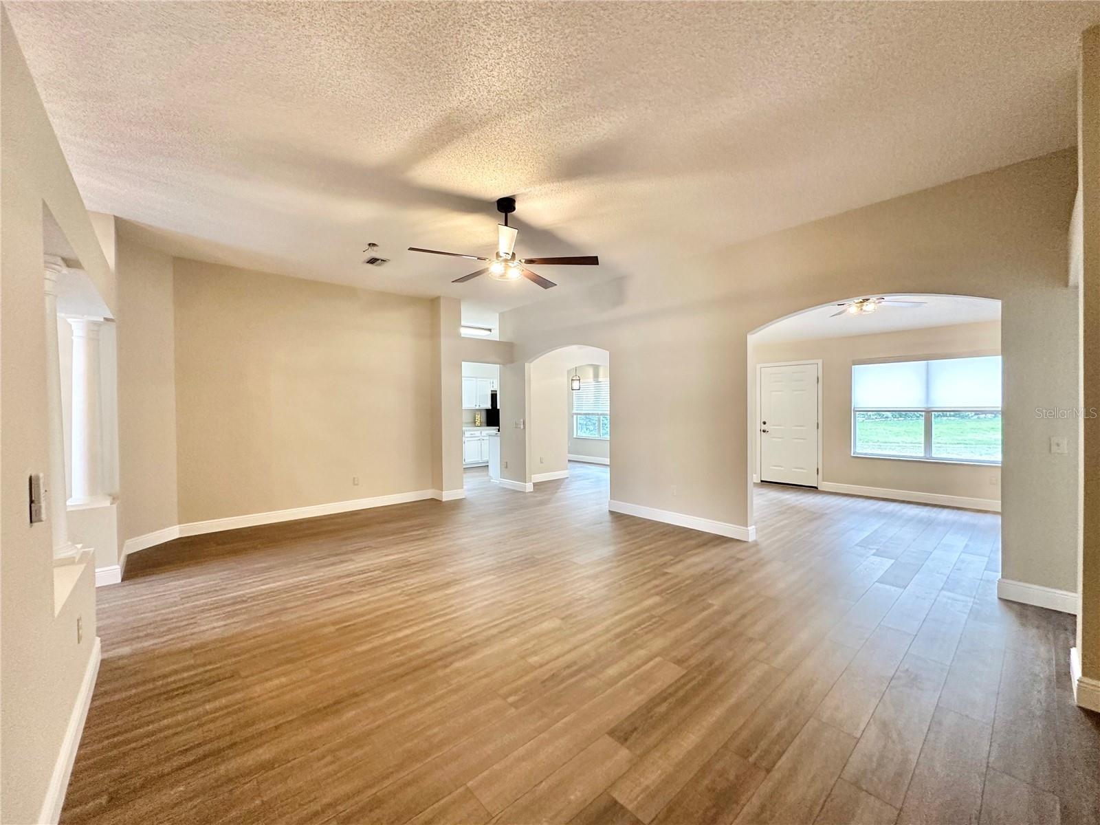 Image 20 of 49 For 206 Palermo Place