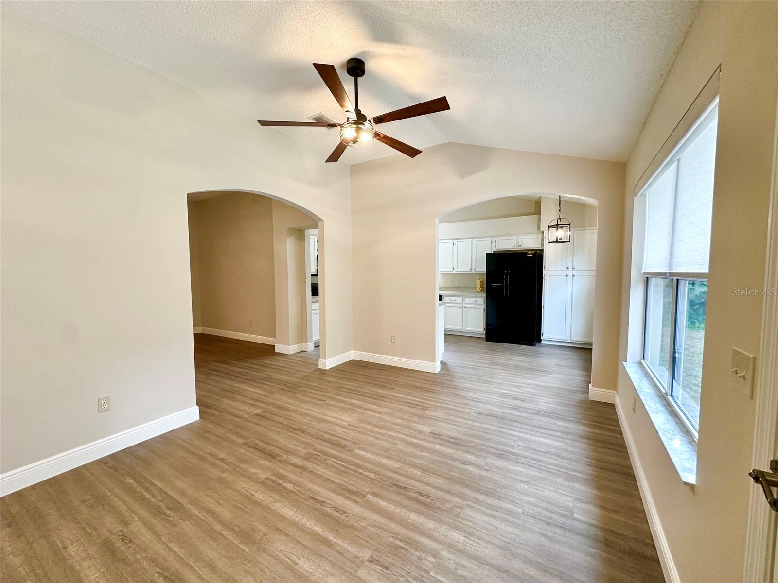 Image 23 of 49 For 206 Palermo Place