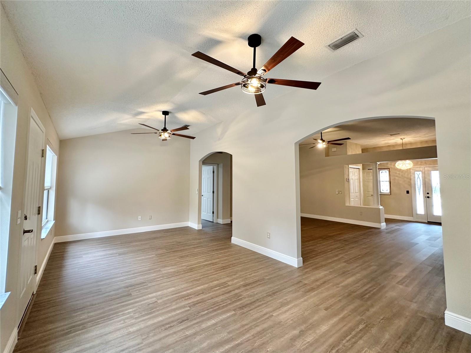 Image 24 of 49 For 206 Palermo Place