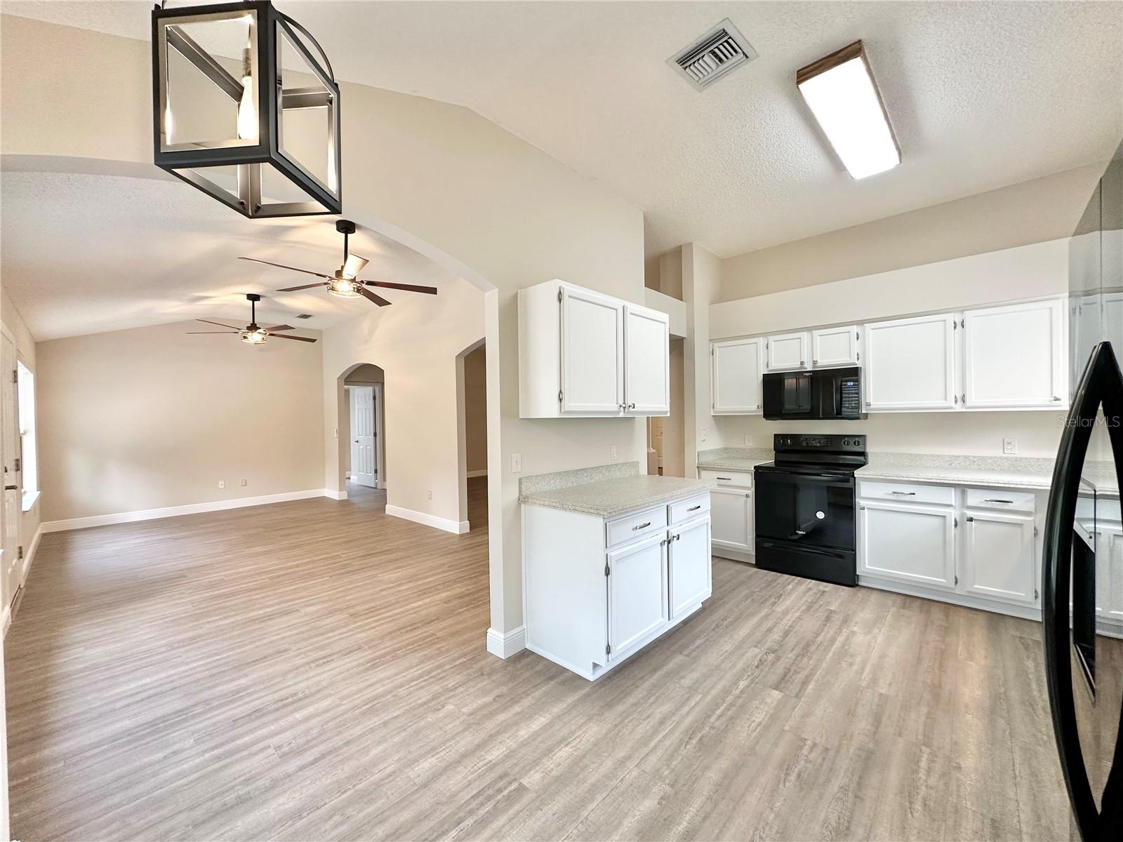 Image 26 of 49 For 206 Palermo Place