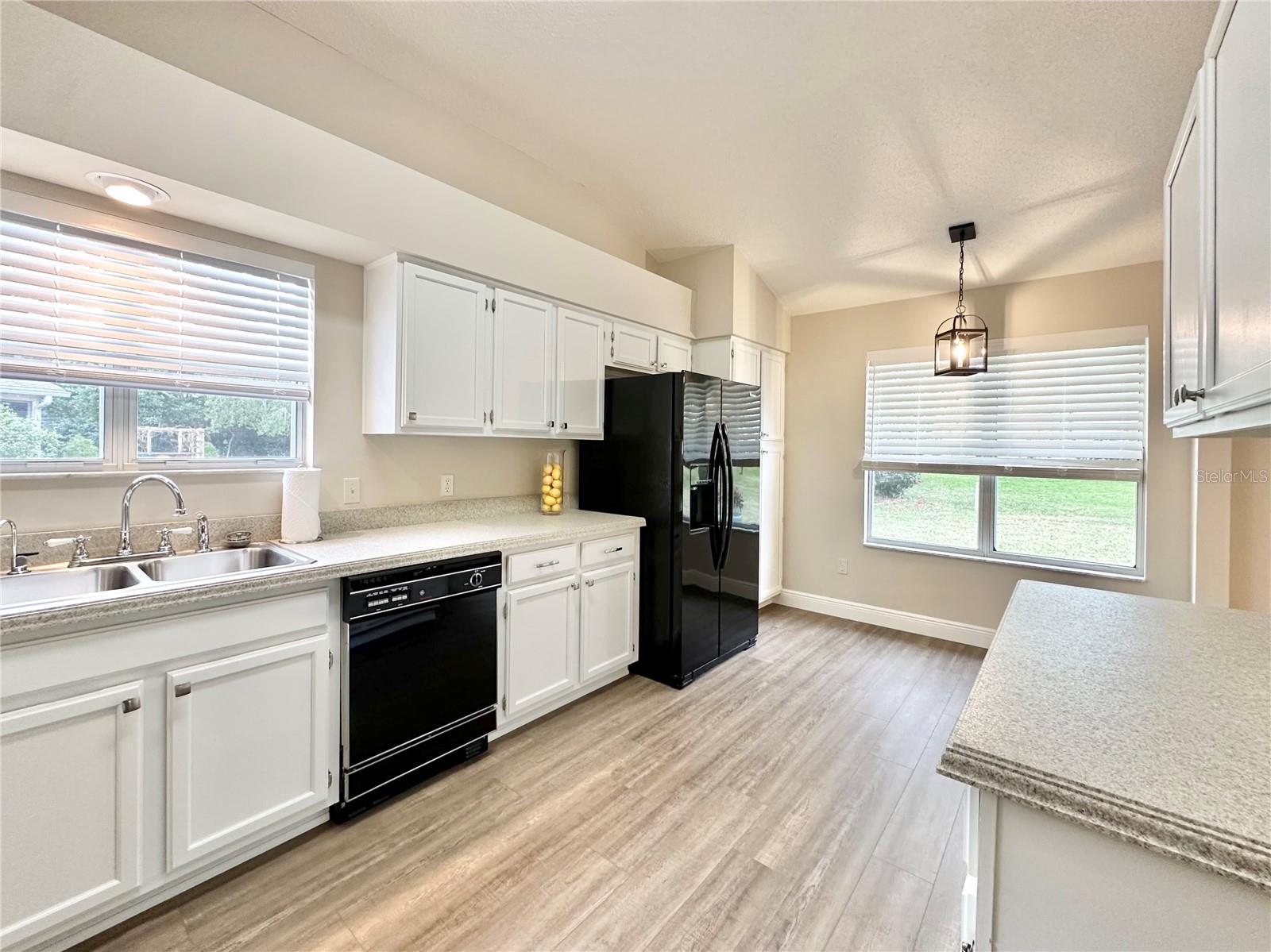 Image 27 of 49 For 206 Palermo Place