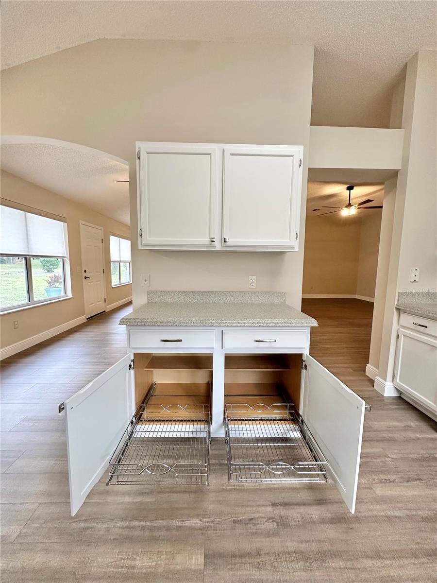 Image 28 of 49 For 206 Palermo Place