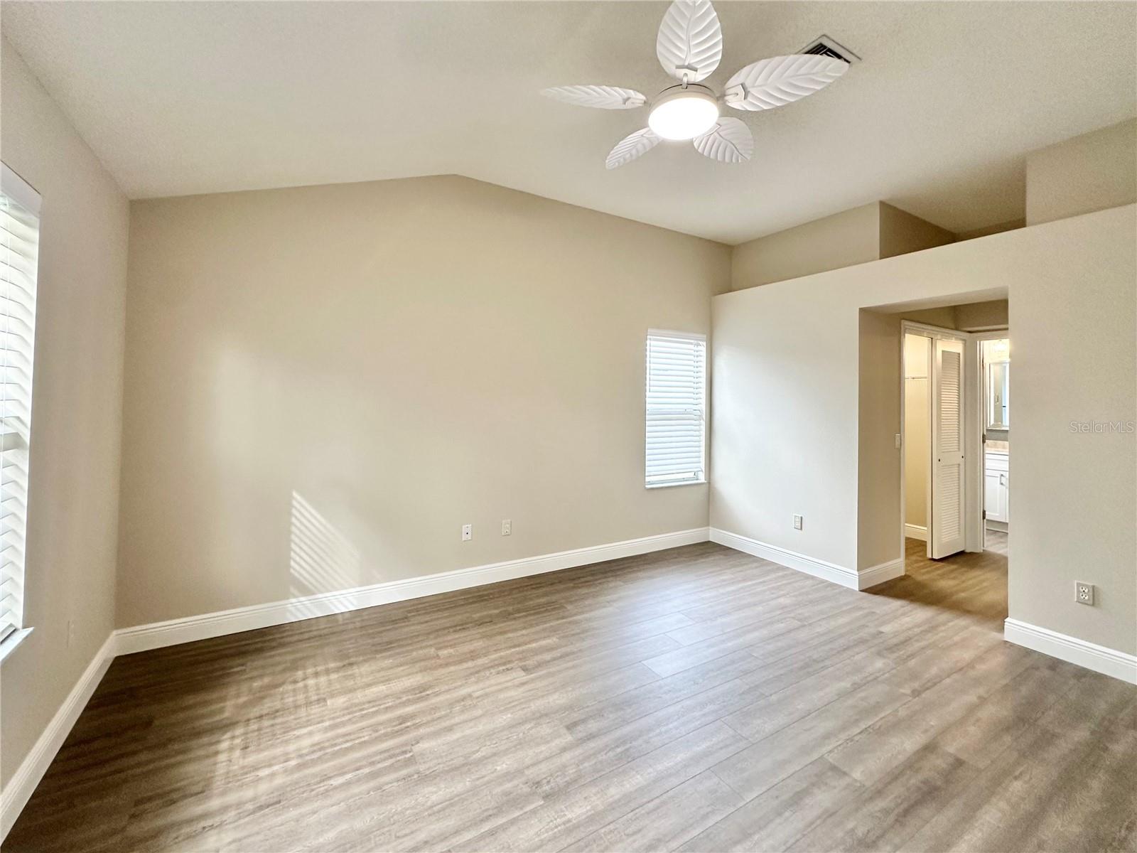 Image 34 of 49 For 206 Palermo Place