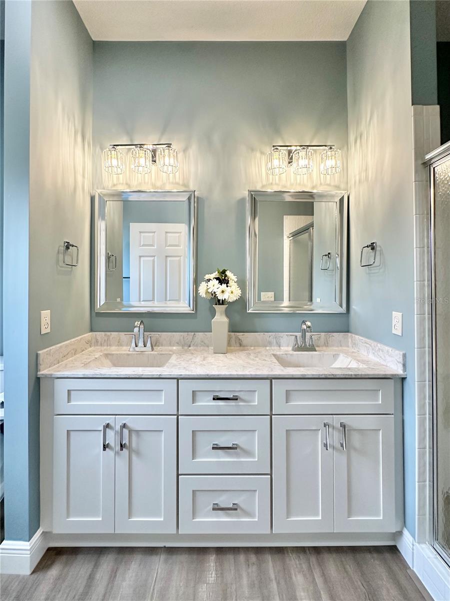 Image 37 of 49 For 206 Palermo Place