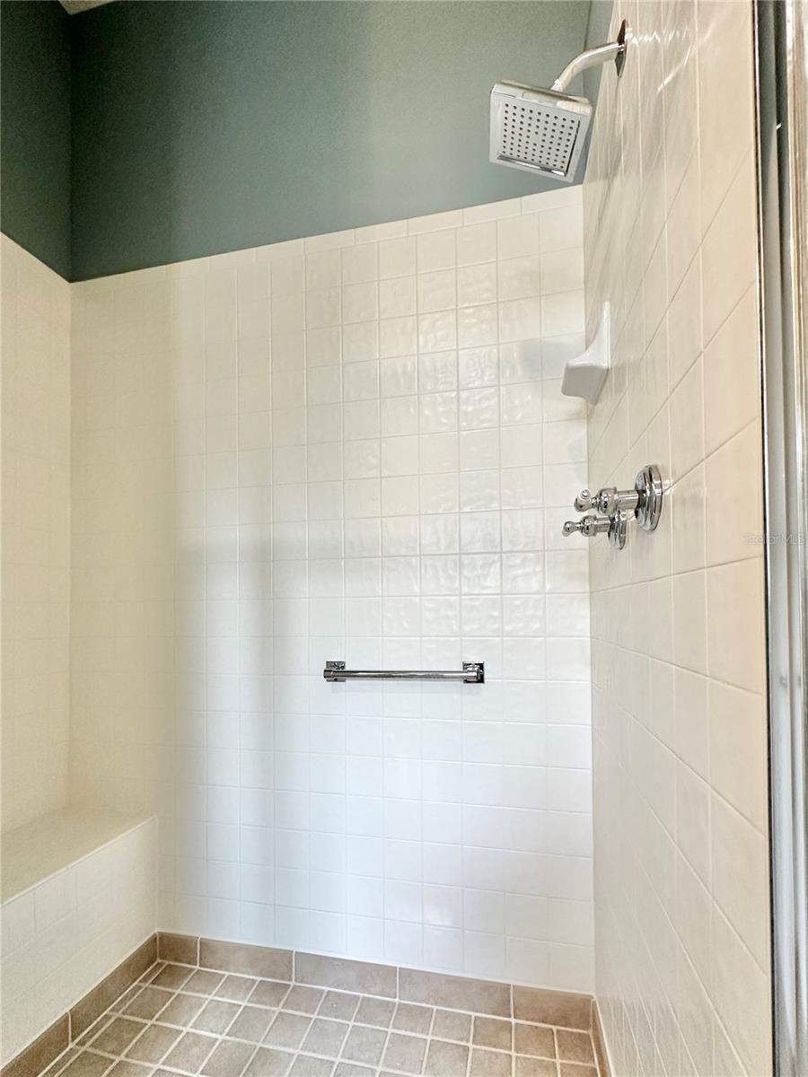 Image 39 of 49 For 206 Palermo Place