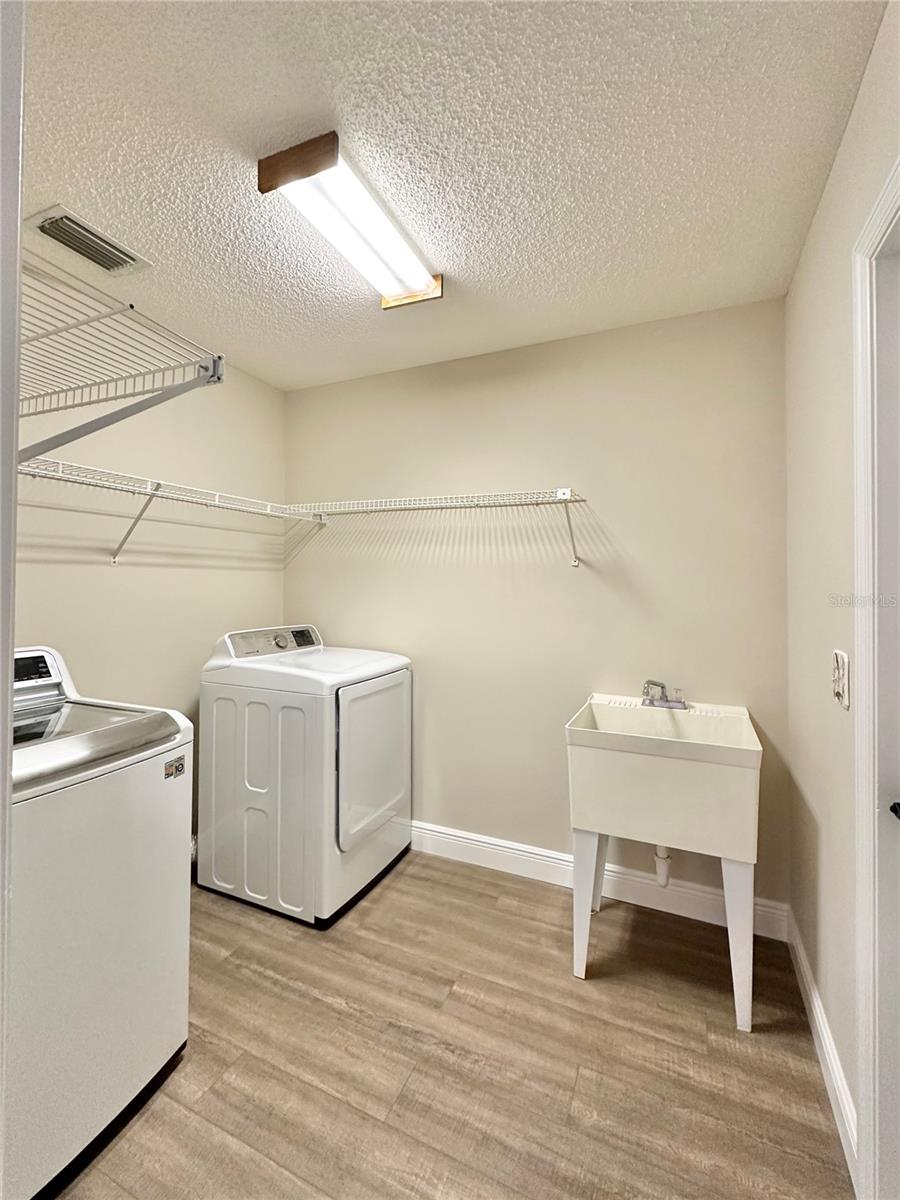 Image 40 of 49 For 206 Palermo Place