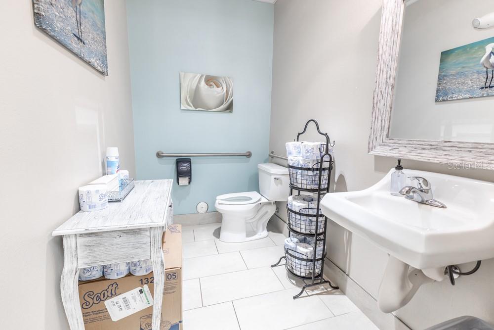 Image 27 of 53 For 809 County Road 466  202c