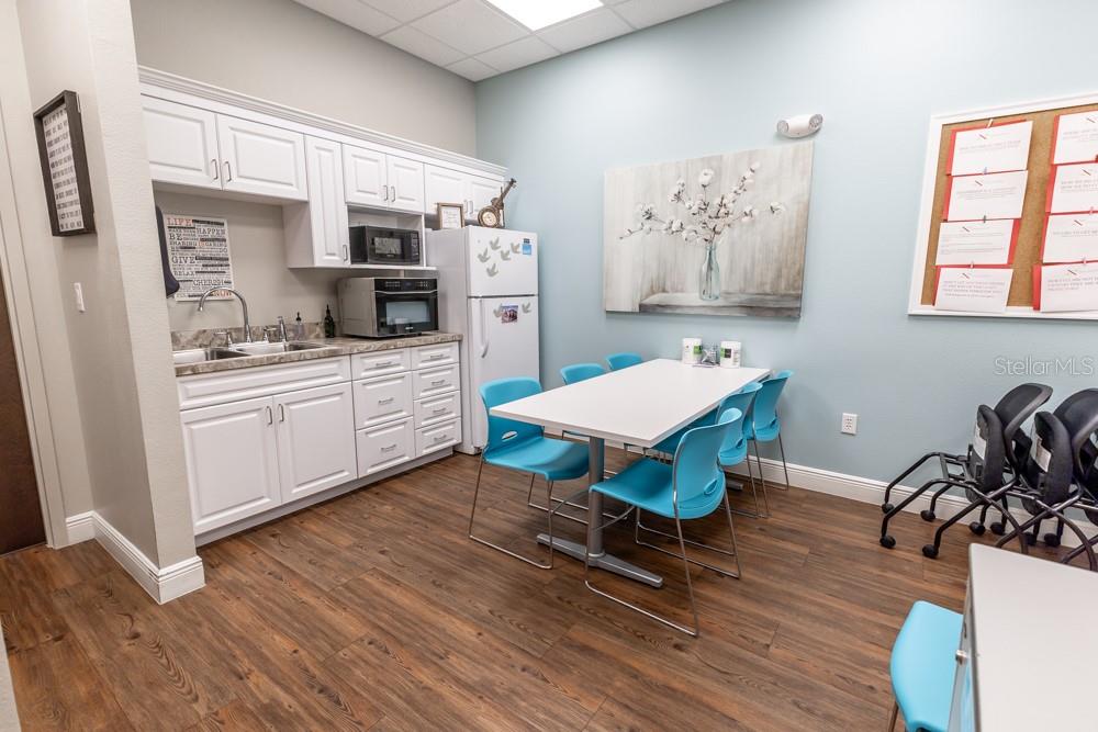 Image 25 of 53 For 809 County Road 466  202c