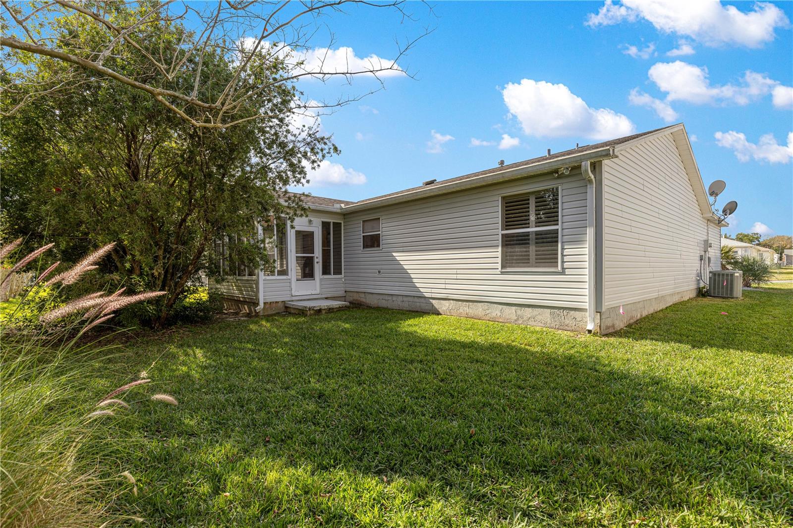 Image 5 of 24 For 1819 Captiva Court