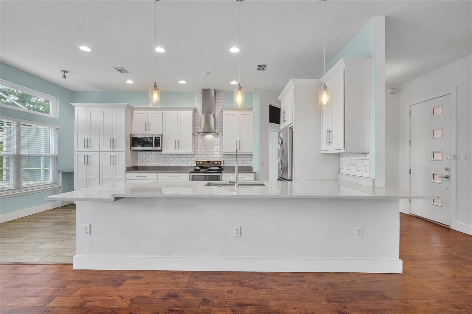 Image 12 of 52 For 196 Wimbledon Circle