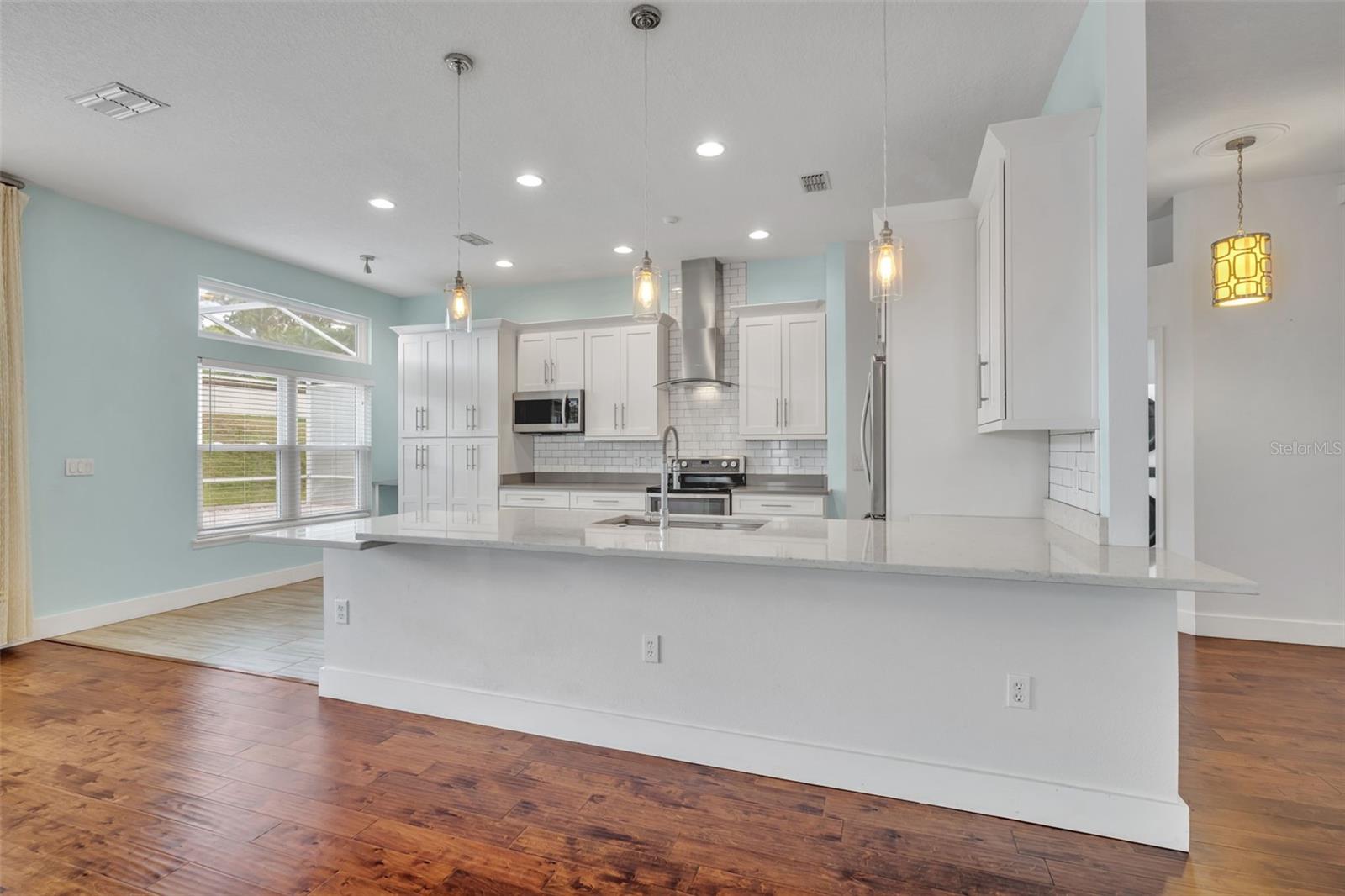 Image 13 of 52 For 196 Wimbledon Circle