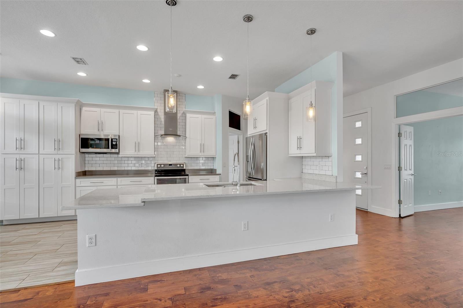 Image 14 of 52 For 196 Wimbledon Circle