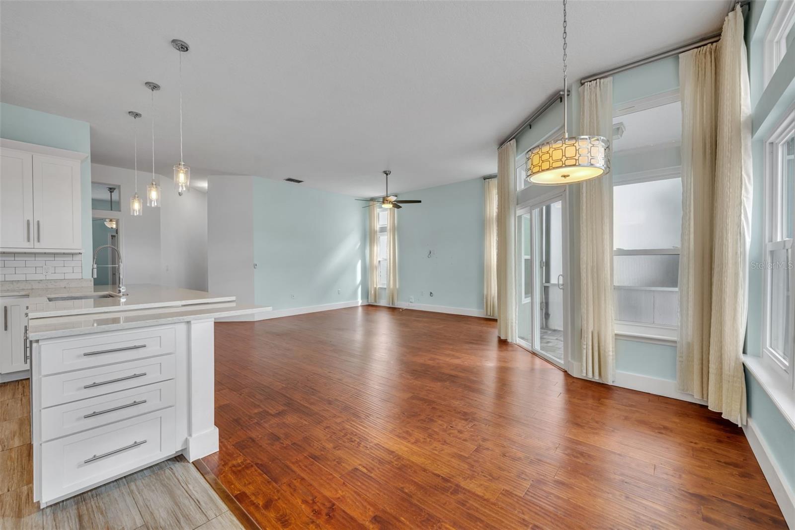 Image 16 of 52 For 196 Wimbledon Circle