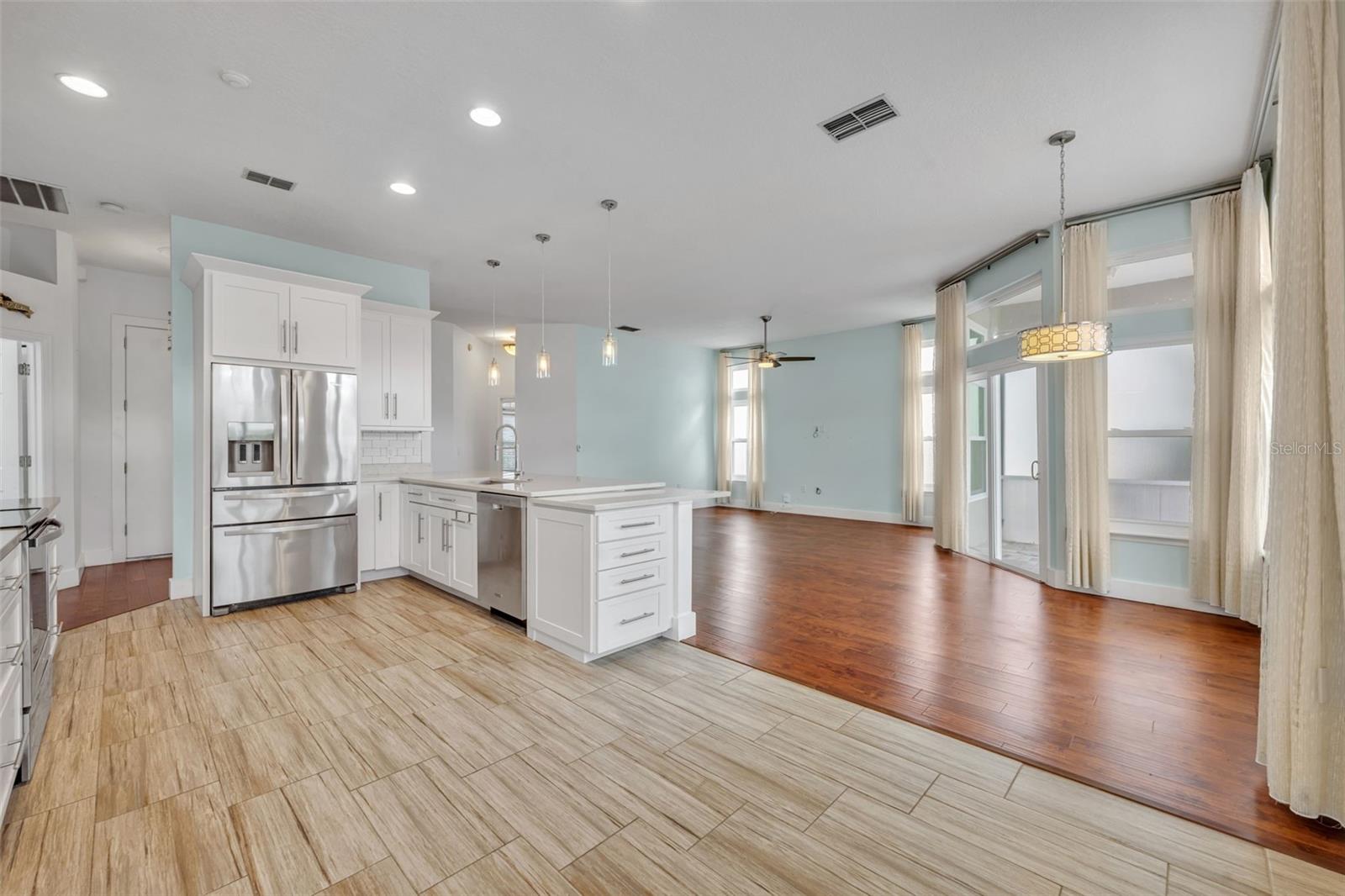 Image 17 of 52 For 196 Wimbledon Circle