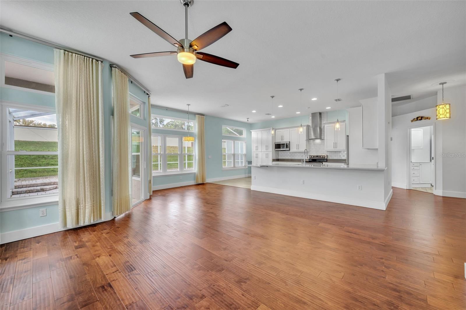 Image 2 of 52 For 196 Wimbledon Circle