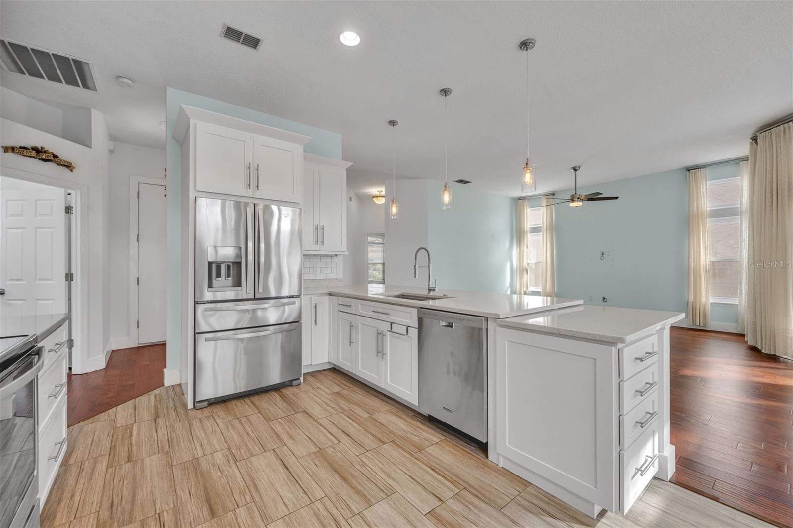 Image 20 of 52 For 196 Wimbledon Circle