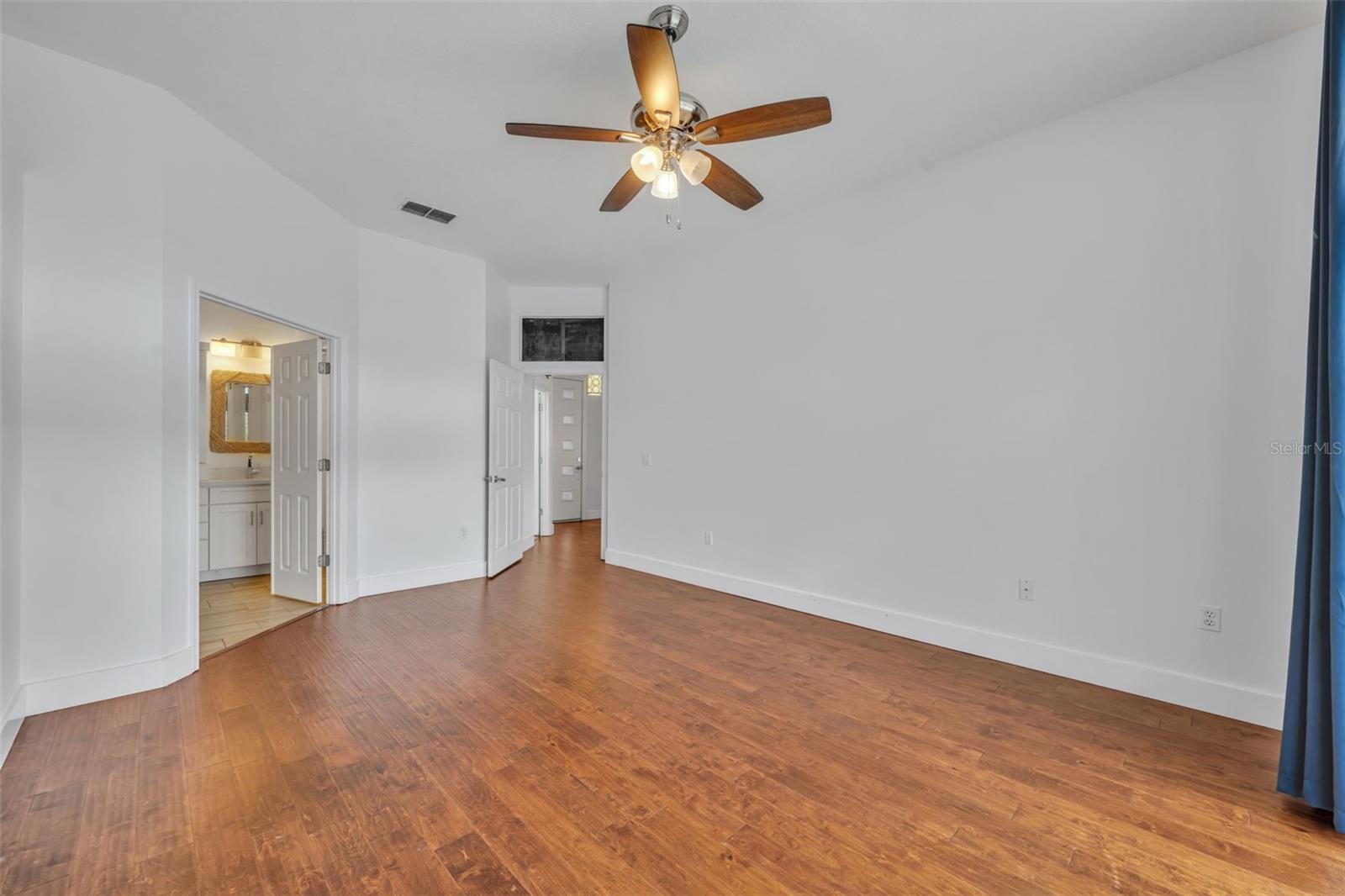 Image 23 of 52 For 196 Wimbledon Circle