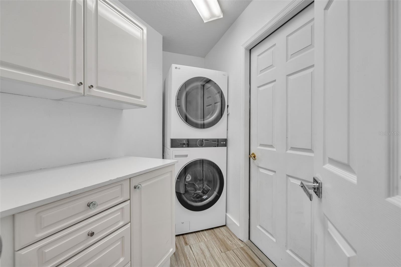 Image 30 of 52 For 196 Wimbledon Circle