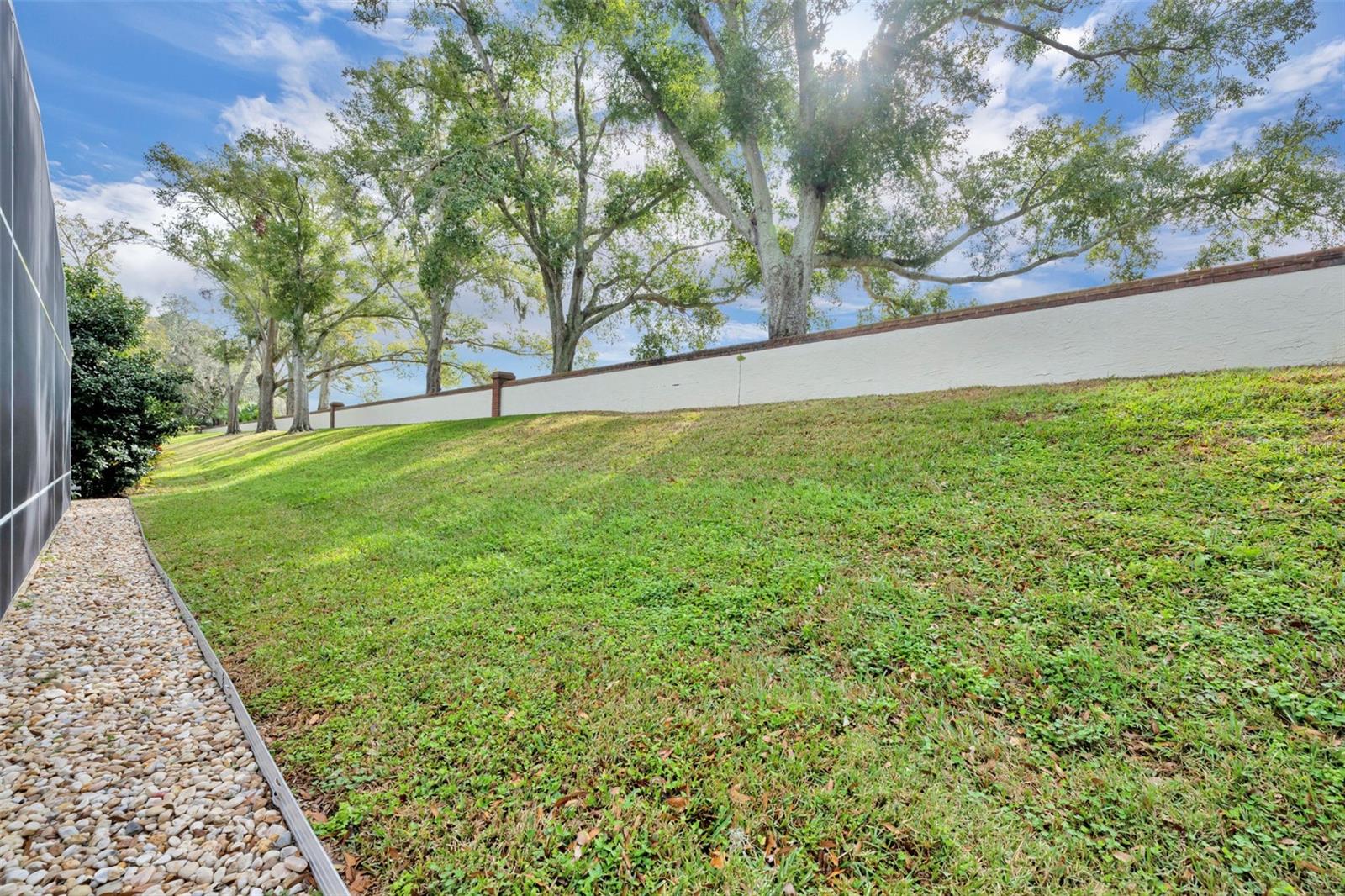 Image 36 of 52 For 196 Wimbledon Circle